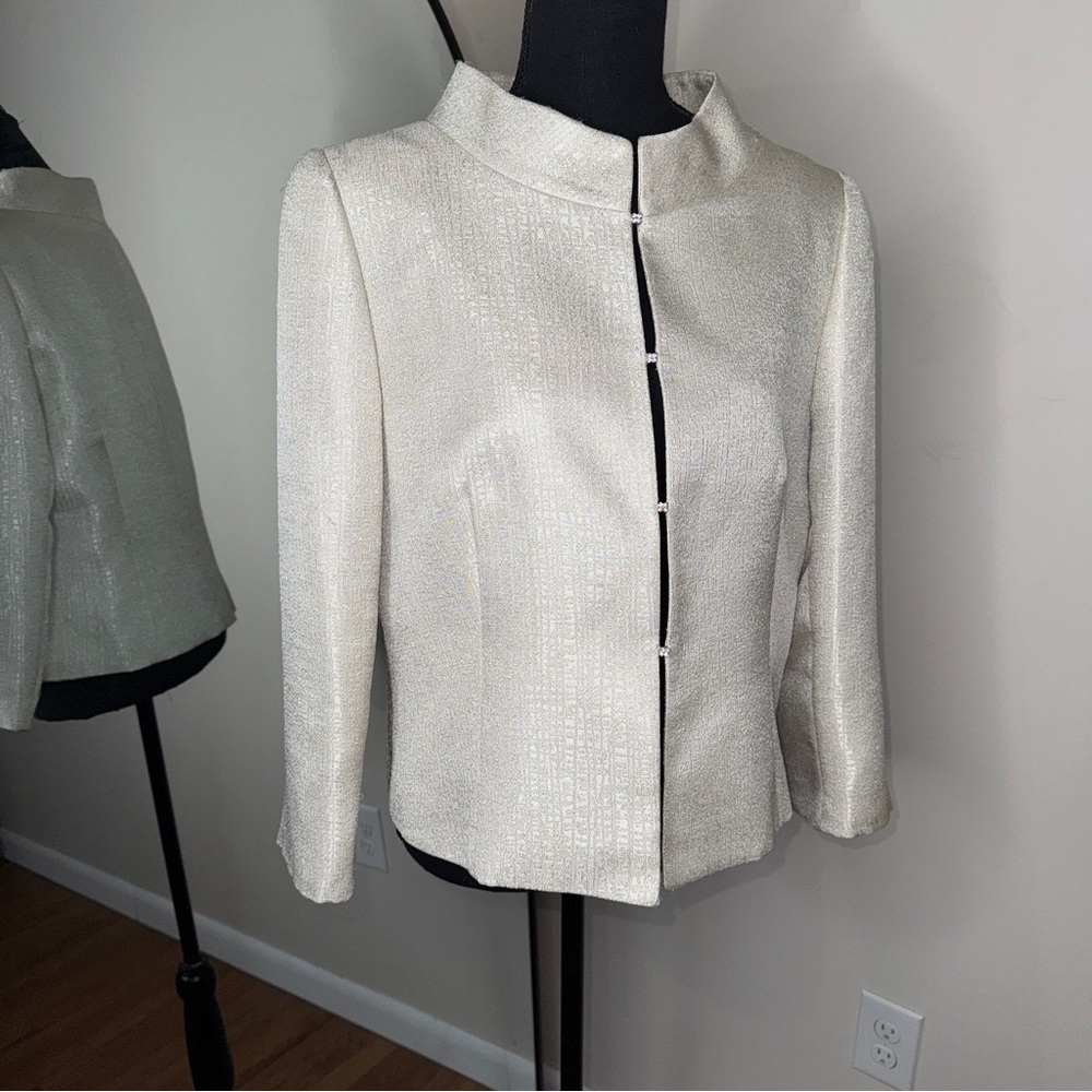 Tahari Arthur S. Levine Silver Metallic Shimmer Diamond Stud Closure Blazer 12